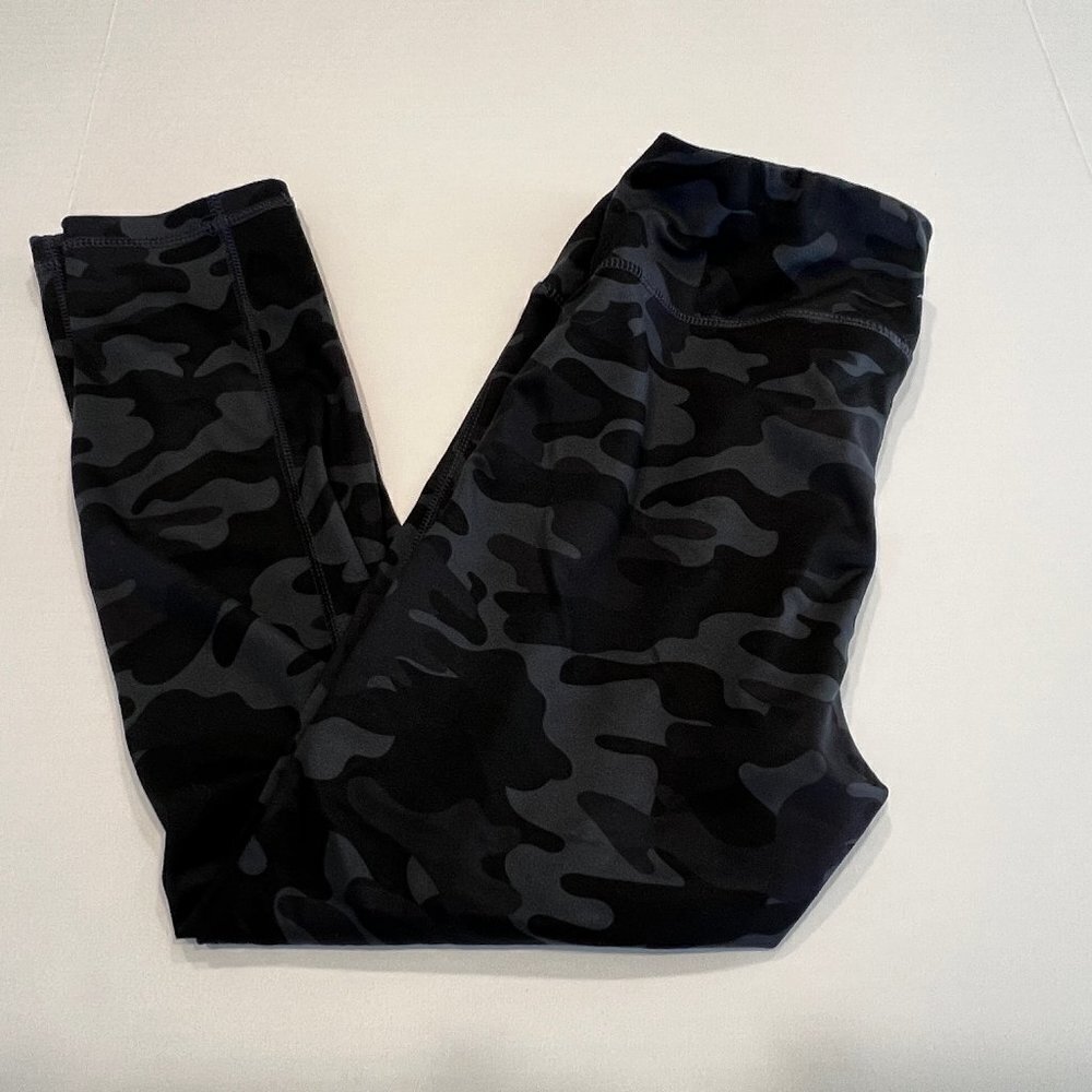 Danskin Women's Size M‎ Black Gray Camo Pull On Yoga Pants Medium